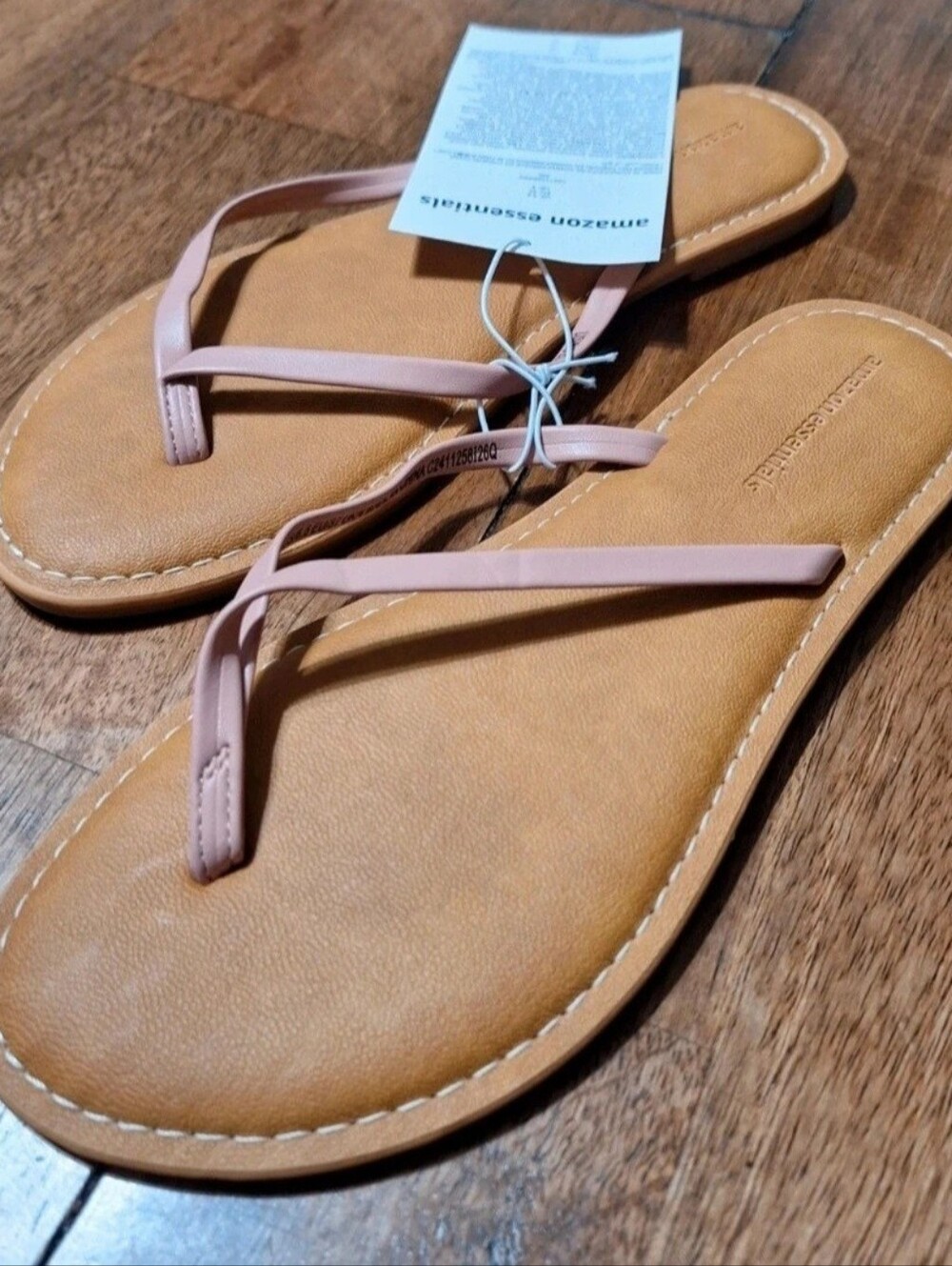 Amazon Essentials Women’s Pink Strap Tan Footbed Flip Flops, Size 6 5, NWT